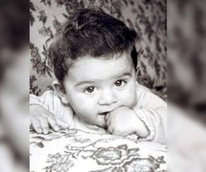 Salvador Nasralla, líder del Pac y presentador de la televisión, cuando era un bebé... desde pequeño se le daba lo de las cámaras.
