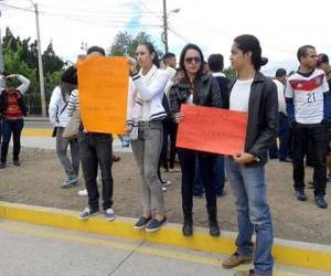 Amigos y familiares de Kevin Solórzano exigen su liberación. (Fotos: Julissa Mercado)