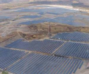 El incentivo provocó en el país una fuerte polémica, ya que la energía fotovoltaica solar destaca entre las más caras del parque eléctrico. Foto: EL HERALDO