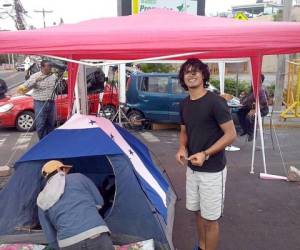 Carpa instalada por los participantes en la huelga de hambre frente a Casa Presidencial. (Fotos: Agustín Lagos)