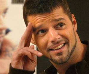 Pese al rompimiento con Rebecca de Alba, Ricky Martin siguió con su vida amorosa y hace unas semanas dio a conocer que se comprometió con su novio Jwan Yosef. Foto Redes.
