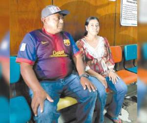 Don Óscar Yánez Castro y Paulina Mejía, padres de la joven Elsi Yánez, quien salió ayer de la Unidad de Cuidados Intensivos.