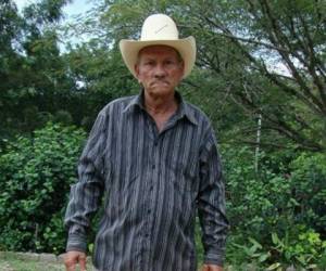 La víctima fue identificada como Nicolás Valeriano Varela, 71 años, cuyo cadáver fue descubierto la mañana de este día en la colonia Humuya.