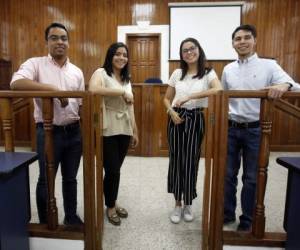 Los cuatro alumnos de la Facultad de Ciencias Jurídicas de la UNAH cursan el último año de la carrera de Derecho.