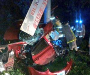 Así quedó el automotor en el que se conducían los hermanos. (Foto: El Heraldo Honduras/ Noticias Honduras hoy)