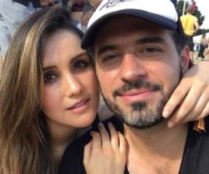 Luego de un noviazgo de casi tres años, la historia de amor de Dulce María, ex integrante de RBD, y el director de cine Paco Álvarez vivió un nuevo capítulo este fin de semana luego de que celebraran su boda. Fotos: Redes sociales.