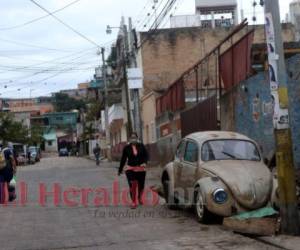 Los capitalinos pueden comunicarse a la línea 100 de la Alcaldía del Distrito Central para denunciar la presencia de un carro chatarra en su colonia o barrio.