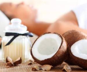 El aceite de coco contiene increíbles propiedades para mejorar la piel y ayudar al cuerpo a absorber las vitaminas y minerales que necesita para funcionar correctamente.Aquí te detallamos los beneficios que debes poner en práctica para aprovechar las maravillosas propiedades del aceite de coco. Fotos Pixabay.