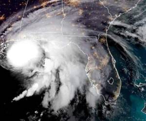 No se espera que se intensifique la tormenta subtropical Alfa con vientos máximos sostenidos de 85 km/hora. Foto AP.