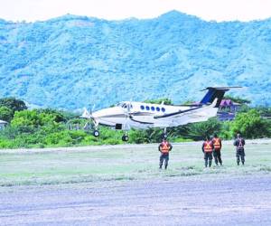 El aeródromo recibe vuelos comerciales de 20 pasajeros desde abril (Fotos: Cortesía Casa Presidencial)