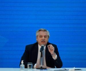 El presidente de Argentina, Alberto Fernández, pronuncia un discurso en la Casa de Gobierno en Buenos Aires. Foto AP.