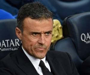 (FILES) This file photo taken on November 19, 2016 shows Barcelona's coach Luis Enrique before the Spanish league football match between FC Barcelona and Malaga CF at the Camp Nou stadium in Barcelona.Luis Enrique announced on March 1, 2017 that he will leave Barcelona at end of season. / AFP PHOTO / LLUIS GENE