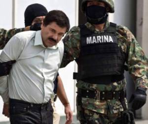 El documental luego hace referencia a las distintas huidas de 'El Chapo' y cómo lo atraparon la última vez.