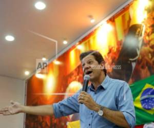 Fernando Haddad, candidato presidencial brasileño por el Partido de los Trabajadores, durante un encuentro con líderes sindicales el martes 16 de octubre de 2018 en Sao Paulo.