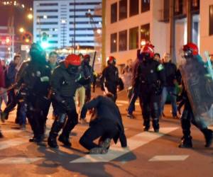 La policía vasca había dispuesto grandes medidas de seguridad con el despliegue de algo más de medio millar de policías, ante el temor por la llegada a Bilbao de aficionados violentos rusos.