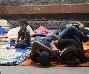 Migrantes hondureños en la Gran Central Metropolitana de San Pedro Sula, Honduras. Foto: cortesía Claudia Mendoza, periodista hondureña.