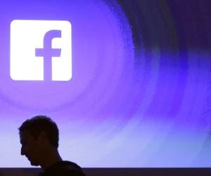 La polémica en torno a la utilización indebida de datos personales de millones de usuarios por parte de Facebook ha propiciado la investigación.