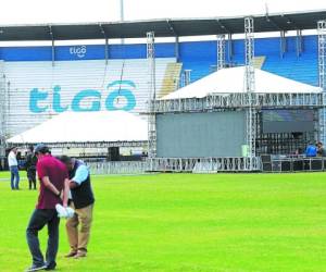 Los preparativos para la toma de posesión del presidente Juan Orlando Hernández continuaron este jueves en el Estadio Nacional.