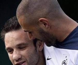 Los jugadores en una foto de cuanto eran compañeros en la Selección francesa. (Foto: cortesía Facebook )