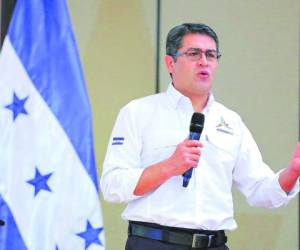 Hace dos días, el presidente Hernández participó en un evento de premiación de las Guías de Familias en la Villa Olímpica de la capital.