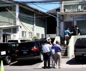 Ayer elementos de la ATIC secuestraron documentos en las instalaciones de la ENAG sobre la Ley de Presupuesto 2018.