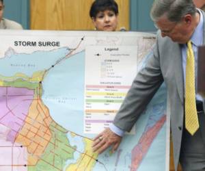 Se prevé que el huracán toque tierra en Texas el viernes por la noche o el sábado temprano.