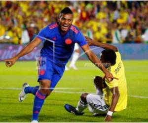 Frank Fabra, lateral izquierdo de la Selección Colombia quedó fuera de la cita mundialista al lesionarse la rodilla a solo una semana del pitazo inicial de Rusia 2018. (Foto: AP)