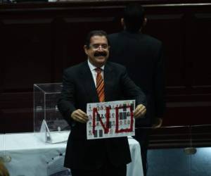 Las declaraciones de Manuel Zelaya sorprenden, pues él ha liderado la oposición y en esta ocasión volvió a votar con un 'no' (Foto: Fredy Rodríguez).