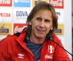 El entrenador nacional de fútbol de Perú, Ricardo Gareca, habla durante una conferencia de prensa en Lima, Perú, el domingo 27 de mayo de 2018.