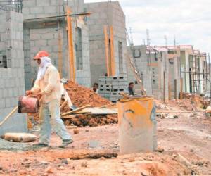 Unas 10,000 viviendas por año tiene previsto construir el gobierno y que sean de fácil acceso para la población.