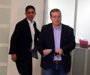 Los magistrados David Matamoros, Erick Rodríguez y Saúl Escobar retornaron ayer al país tras recibir el respaldo de la OEA y el Departamento de Estado.