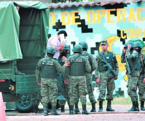 Los nueve agentes “Tigres” al momento de llegar a las instalaciones de la sede de los Cobras en la colonia 21 de Octubre.