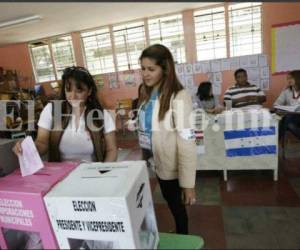 Los poderes del Estado y los institutos políticos que participaron en esta justa democrática serán comunicados mediante una certificación íntegra del acta del escrutinio general. Foto El Heraldo