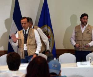 La Secretaría General de la OEA no dejará solos a los hondureños y reafirma su máxima vocación para contribuir a resolver las diferencias en torno al proceso electoral. Por ello, la MOE se mantiene para continuar su apoyo técnico-político.