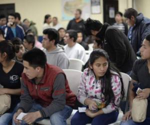 Muchos de los migrantes que llegan deportados regresan a su país de origen, un país que ya no conocen porque dejaron hace muchos años. (Foto: AFP/ El Heraldo Honduras/ Noticias Honduras hoy)