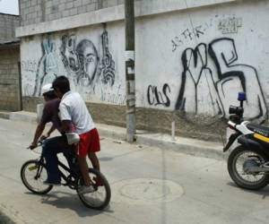 De acuerdo a las autoridades, las pandillas utilizan la 'intimidación' para obligar a pagar una extorsión y negarse a hacerlo se paga con la muerte de las víctimas en muchos casos. (Foto: Prensa Libre/ El Heraldo Honduras, Noticias de Honduras)
