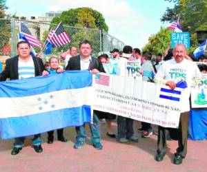 Cientos de hondureÃ?Â±os pidieron durante una manifestaciÃ?Â³n en Washington que sea renovado el Programa de ProtecciÃ?Â³n Temporal (TPS), sobre el cual el Gobierno de Estados Unidos decidirÃ?Â¡ el prÃ?Â³ximo mes si lo renueva o cancela.