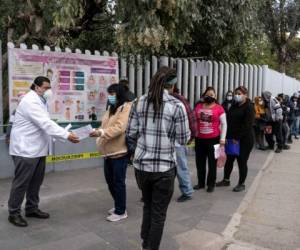 Con casi 250,000 infectados confirmados y más de 18,600 muertes por coronavirus, la capital de México tiene una ocupación hospitalaria del 74% que sigue creciendo a un ritmo alarmante.
