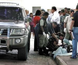 Un informe investigativo de la Policía involucra a su propia cúpula del 2009 en la planificación y ejecución del asesinato de Julián Arístides González.
