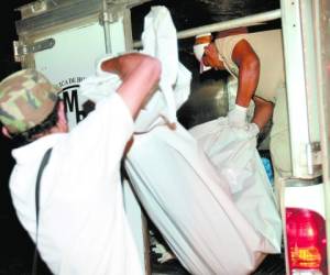 Los cuerpos de los ancianos fueron ingresados ayer en horas de la madrugada a la morgue. foto: Estalin irías