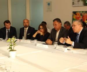 En la última reunión hubo representantes diplomáticos y de los convocantes.