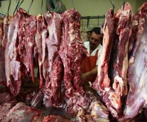 El comercio de carne de res en los mercados populares de la capital se ha mantenido normal durante 2016.