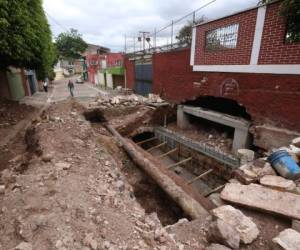 Los trabajos para reparar el embaulado en La Reforma costarán más de dos millones de lempiras. Fotos: Johny Magallanes/EL HERALDO.