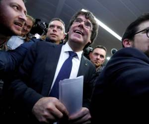 Puigdemont, junto a otros 13 antiguos miembros de su gobierno cesado por las autoridades de Madrid, ha sido citado a declarar el jueves ante la Audiencia Nacional
