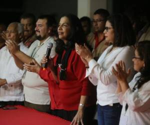 Tras que proyecciones dieran como ganadora a Xiomara Castro Libre brindó una conferencia de prensa.