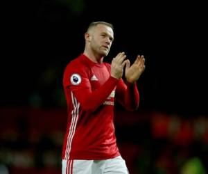 Archivo de la foto de Wayne Rooney del Manchester United que deja el campo después del emparejamiento de fútbol de la Premier League inglesa entre Manchester United y Liverpool en el estadio de Old Trafford en Manchester, Inglaterra.