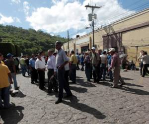 La toma en el SANAA se desarrolló desde las 6:00 a 9:00 AM con la presencia de los empleados despedidos.