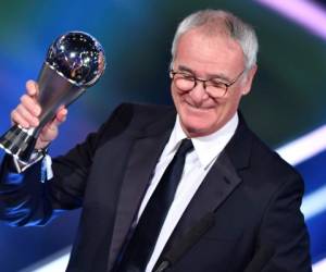 Claudio Ranieri -técnico del Leicester- gana premio FIFA a mejor entrenador de 2016 (Foto: Agencia AFP)
