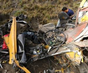 Completamente destruído quedó el bus tras la embestida mortal de la rastra (Foto: El Heraldo Honduras/ Noticias de Honduras)