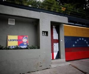 Leopoldo López y Antonio Ledezma fueron sacados de sus casas la madrugada de este martes por militares venezolanos.